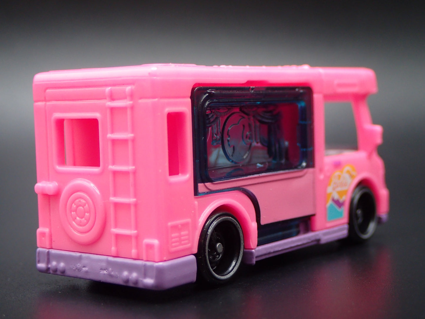 BARBIE DREAM CAMPER VAN PINK 1:64 HW SCALE COLLECTIBLE DIORAMA DIECAST MODEL CAR