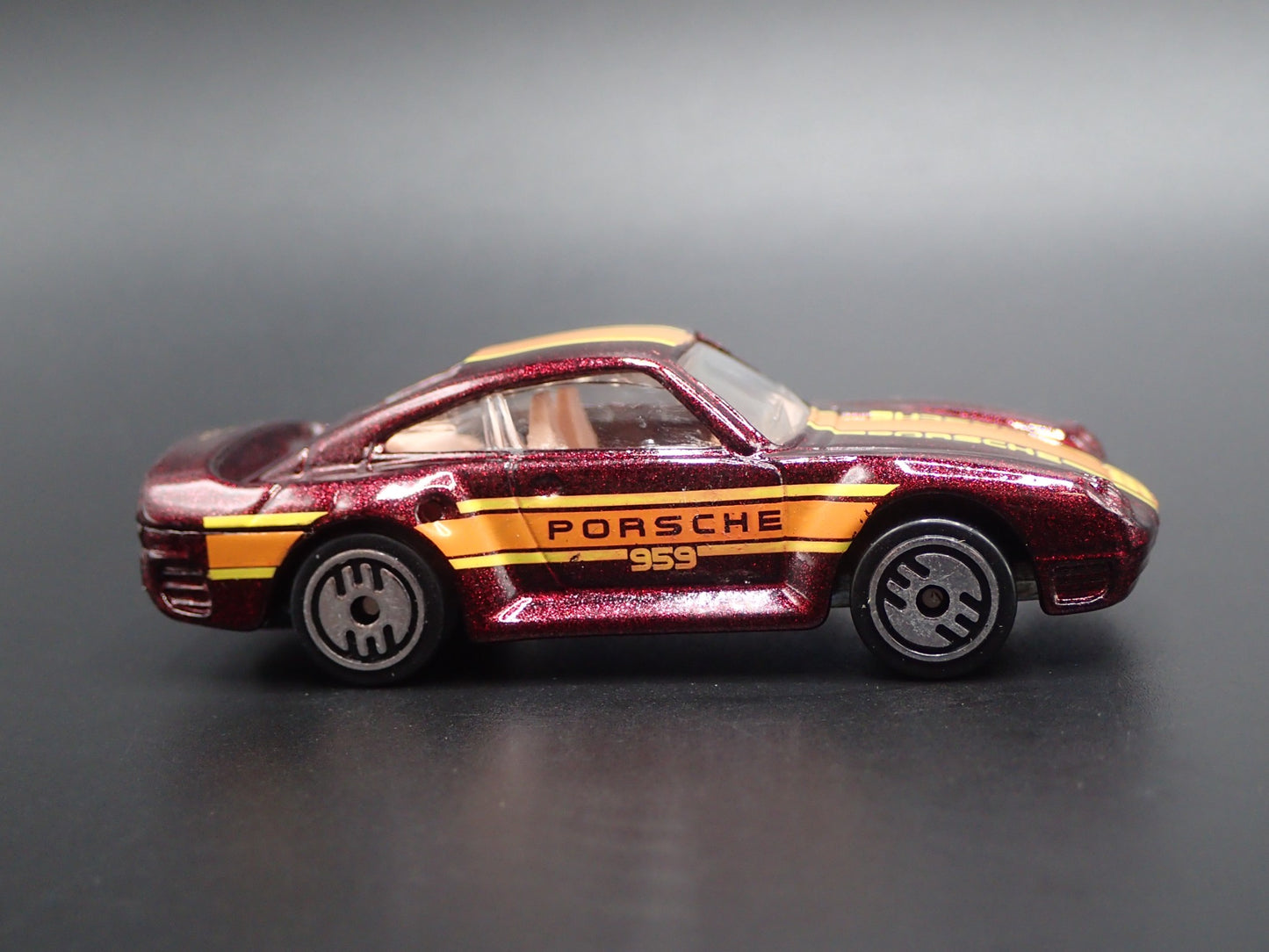 1986-1993 PORSCHE 959 1:64 SCALE LIMITED COLLECTIBLE DIORAMA DIECAST MODEL CAR