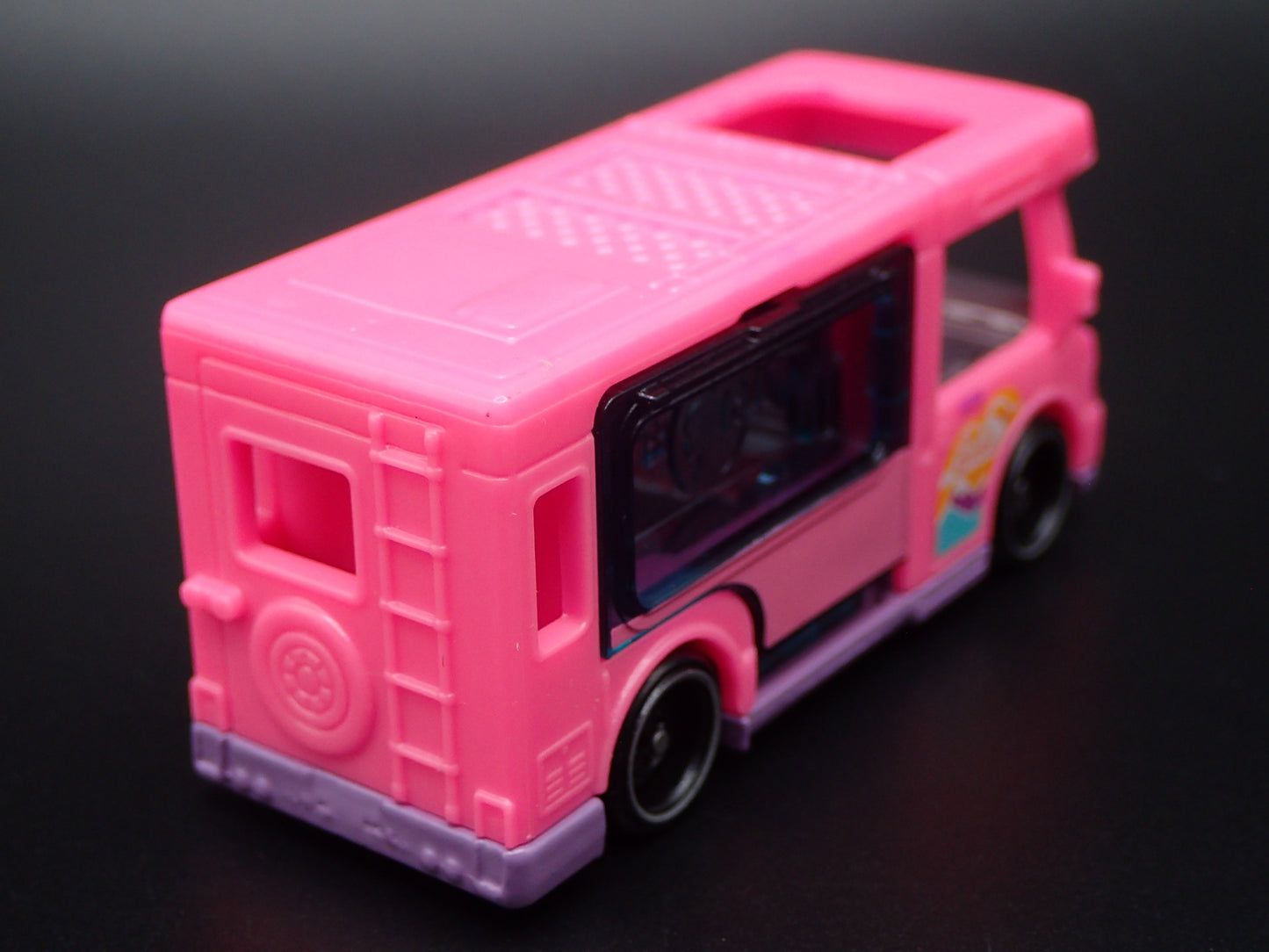 BARBIE DREAM CAMPER VAN PINK 1:64 HW SCALE COLLECTIBLE DIORAMA DIECAST MODEL CAR