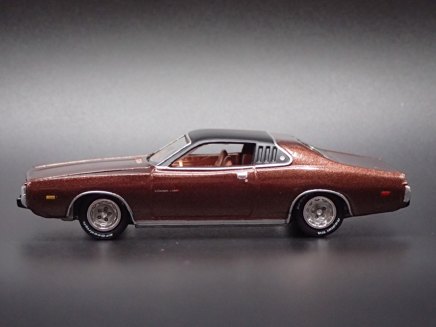 1973 73 DODGE CHARGER SE BROWN 1:64 SCALE COLLECTIBLE DIORAMA DIECAST MODEL CAR