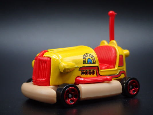 BEATLES BUMPER CAR YELLOW SUBMARINE 1:64 SCALE DIORAMA DIECAST MODEL CAR