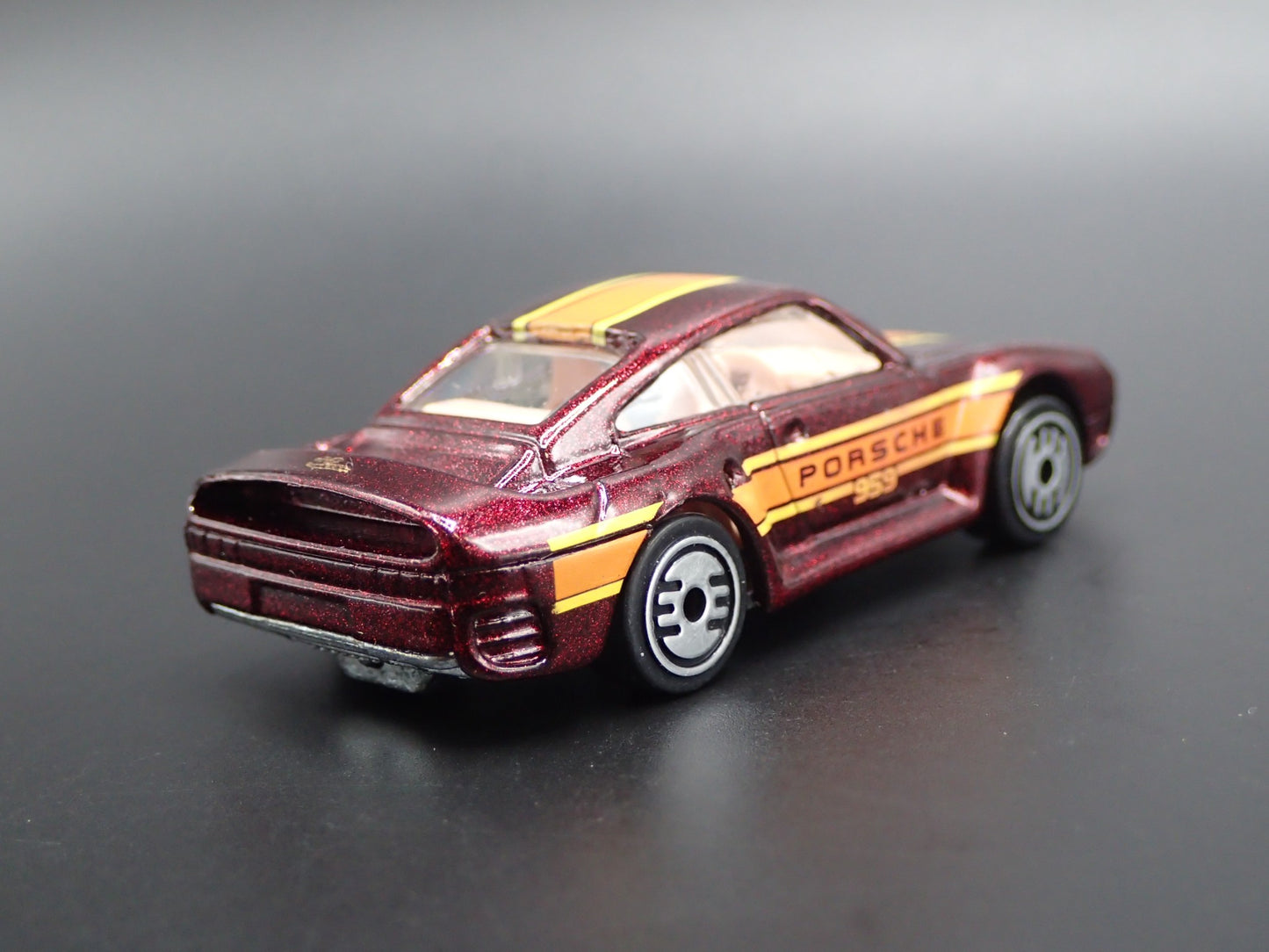 1986-1993 PORSCHE 959 1:64 SCALE LIMITED COLLECTIBLE DIORAMA DIECAST MODEL CAR