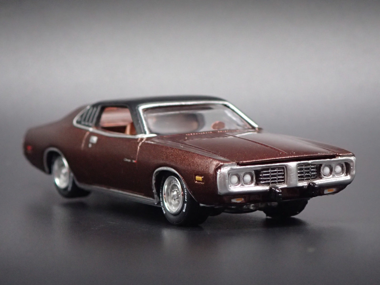 1973 73 DODGE CHARGER SE BROWN 1:64 SCALE COLLECTIBLE DIORAMA DIECAST MODEL CAR