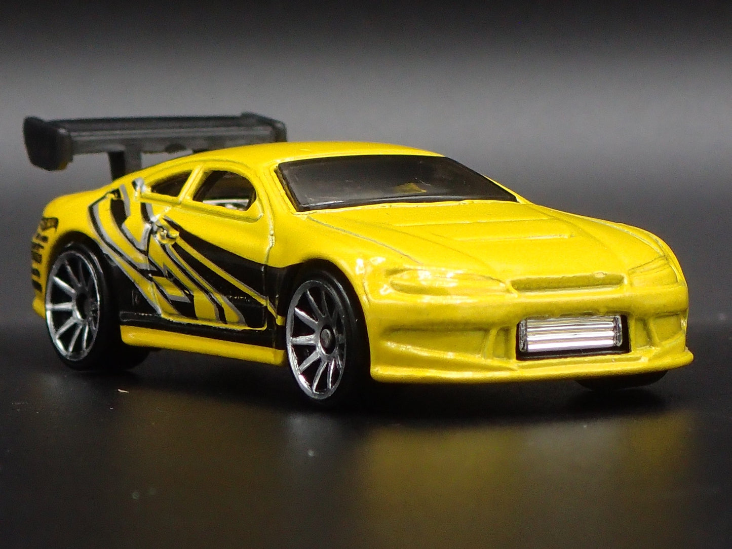 1999-2002 NISSAN SILVIA S15 1:64 SCALE COLLECTIBLE DIORAMA DIECAST MODEL CAR