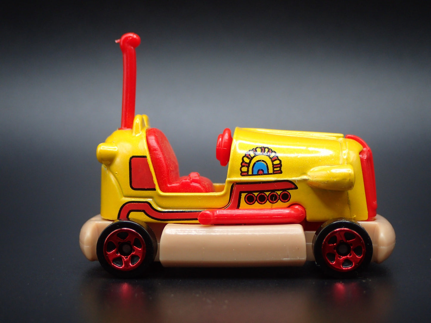 BEATLES BUMPER CAR YELLOW SUBMARINE 1:64 SCALE DIORAMA DIECAST MODEL CAR