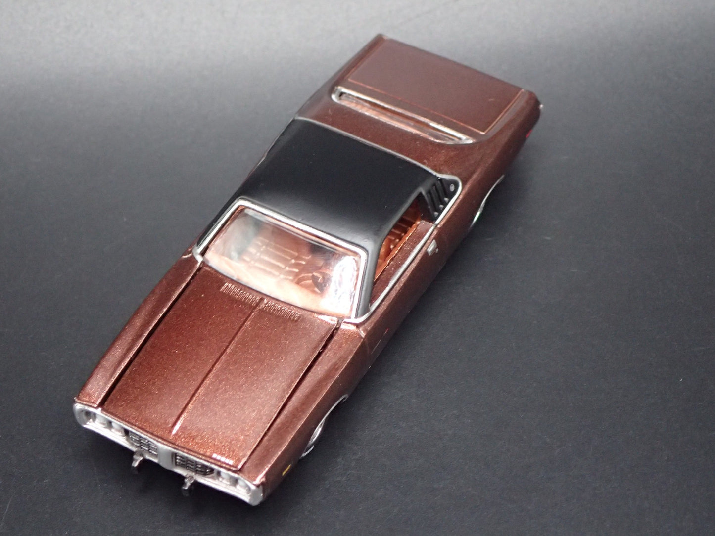 1973 73 DODGE CHARGER SE BROWN 1:64 SCALE COLLECTIBLE DIORAMA DIECAST MODEL CAR