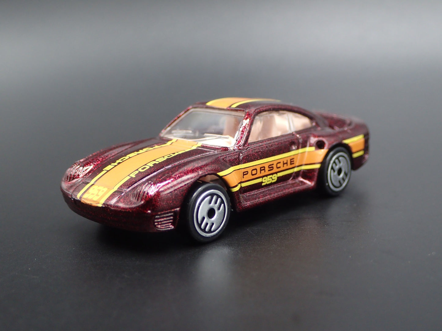 1986-1993 PORSCHE 959 1:64 SCALE LIMITED COLLECTIBLE DIORAMA DIECAST MODEL CAR