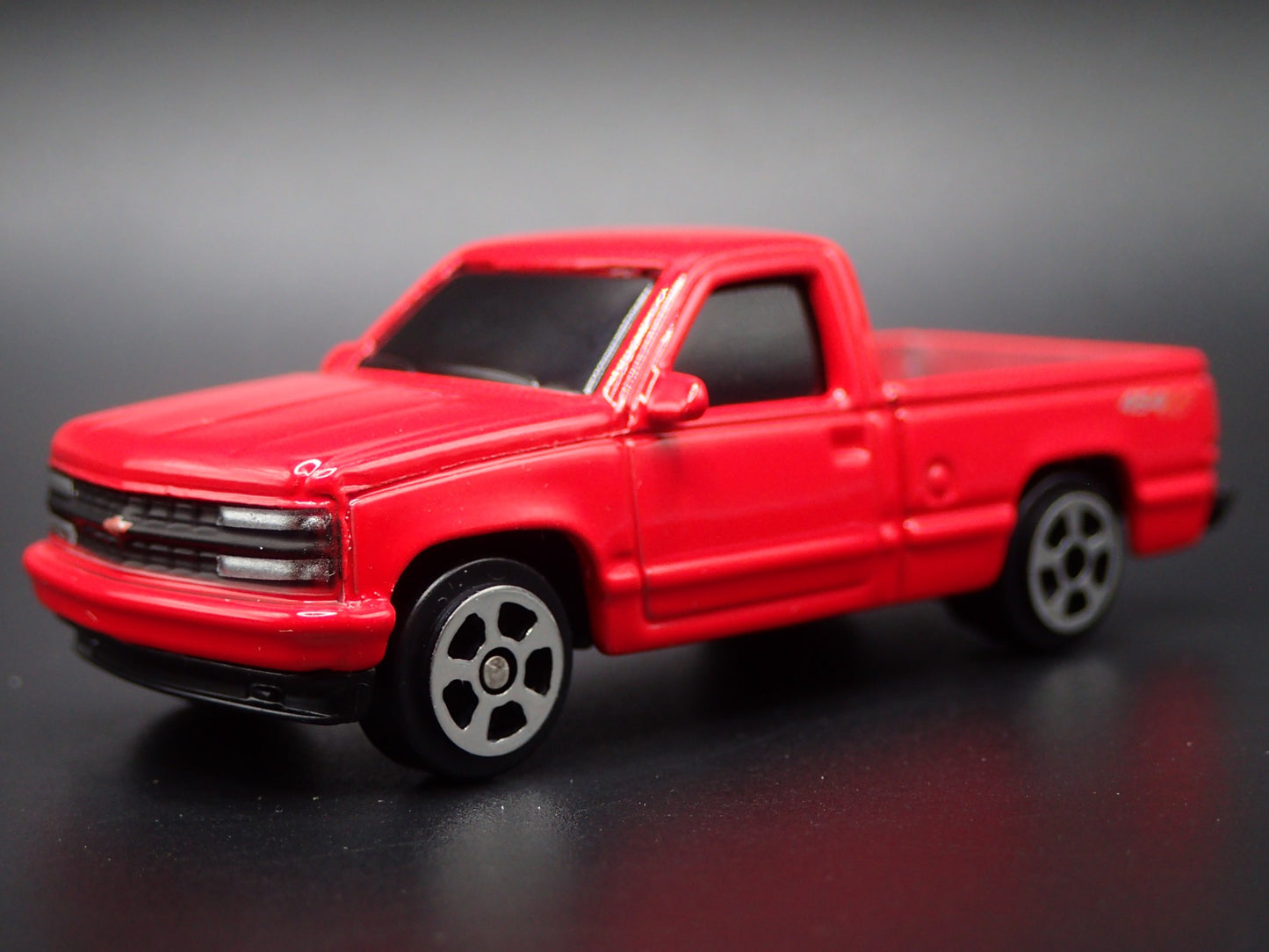 1993 93 CHEVY CHEVROLET SS 454 PICKUP TRUCK RED 1:64 SCALE DIECAST MODEL CAR