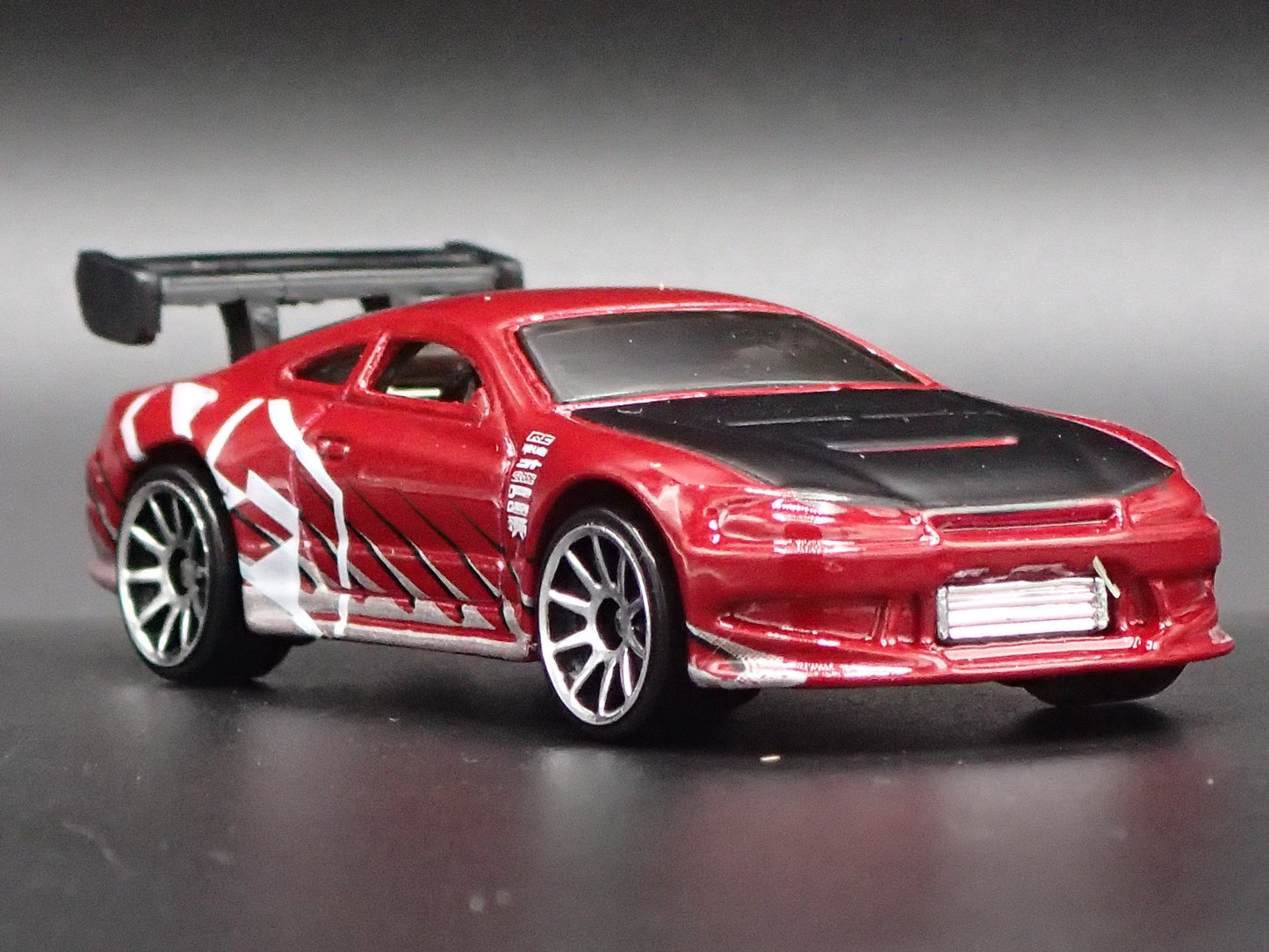 1999-2002 NISSAN SILVIA S15 1:64 SCALE COLLECTIBLE DIORAMA DIECAST MODEL CAR