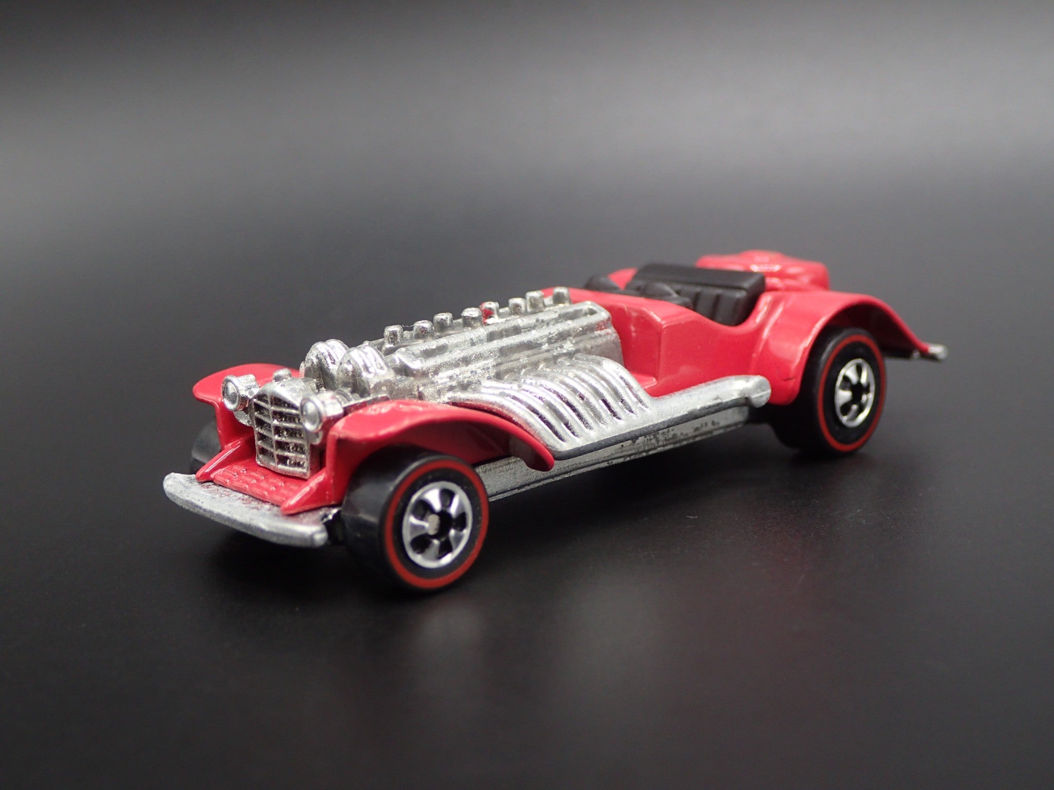 CUSTOM HOT ROD SWEET 16 RED 1:64 SCALE COLLECTIBLE DIORAMA DIECAST MOD ...