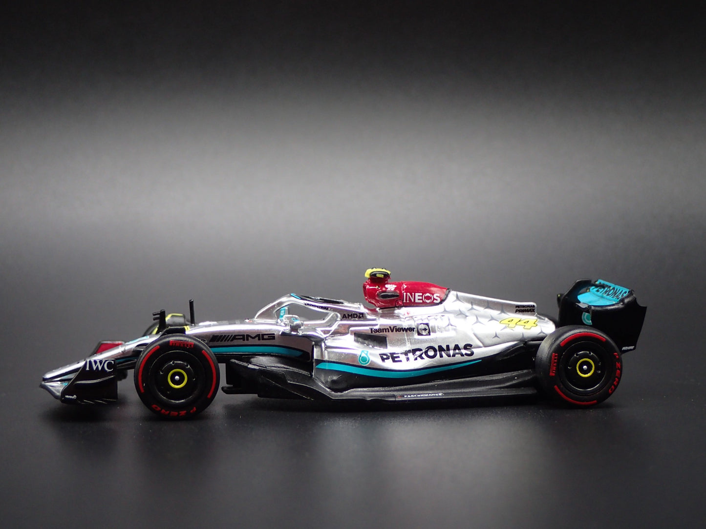 MERCEDES-AMG F1 W13 E PERFORMANCE LEWIS HAMILTON 44 1:64 SCALE DIECAST MODEL CAR