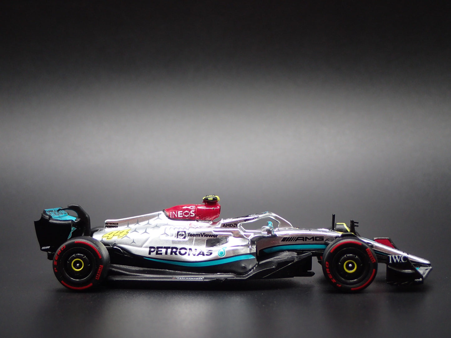 MERCEDES-AMG F1 W13 E PERFORMANCE LEWIS HAMILTON 44 1:64 SCALE DIECAST MODEL CAR