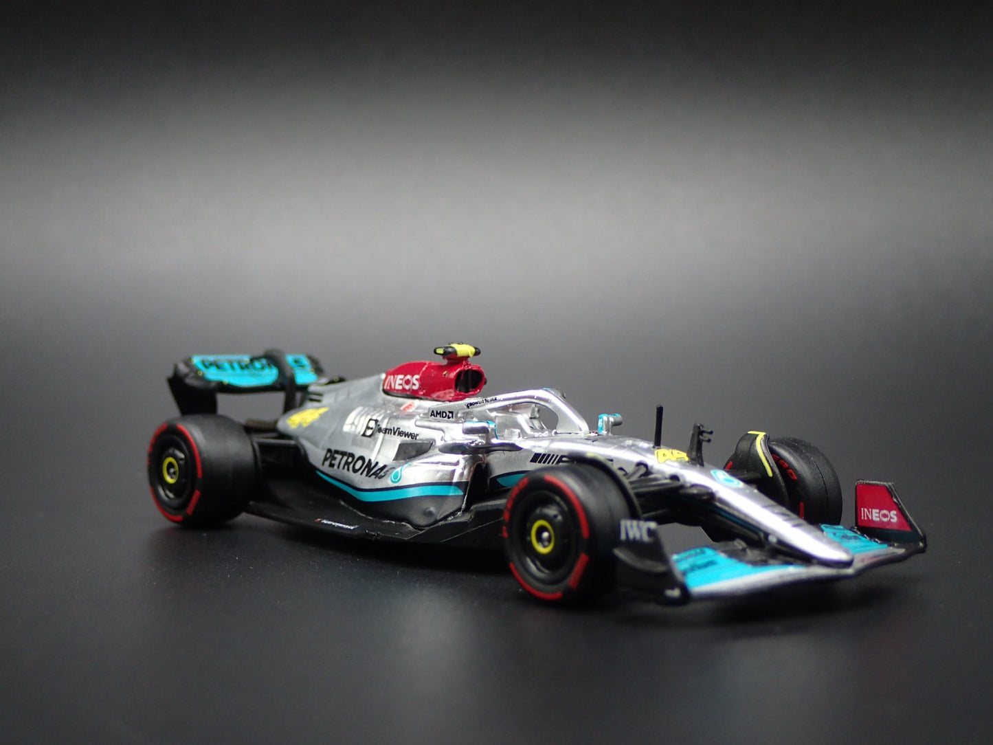 MERCEDES-AMG F1 W13 E PERFORMANCE LEWIS HAMILTON 44 1:64 SCALE DIECAST MODEL CAR