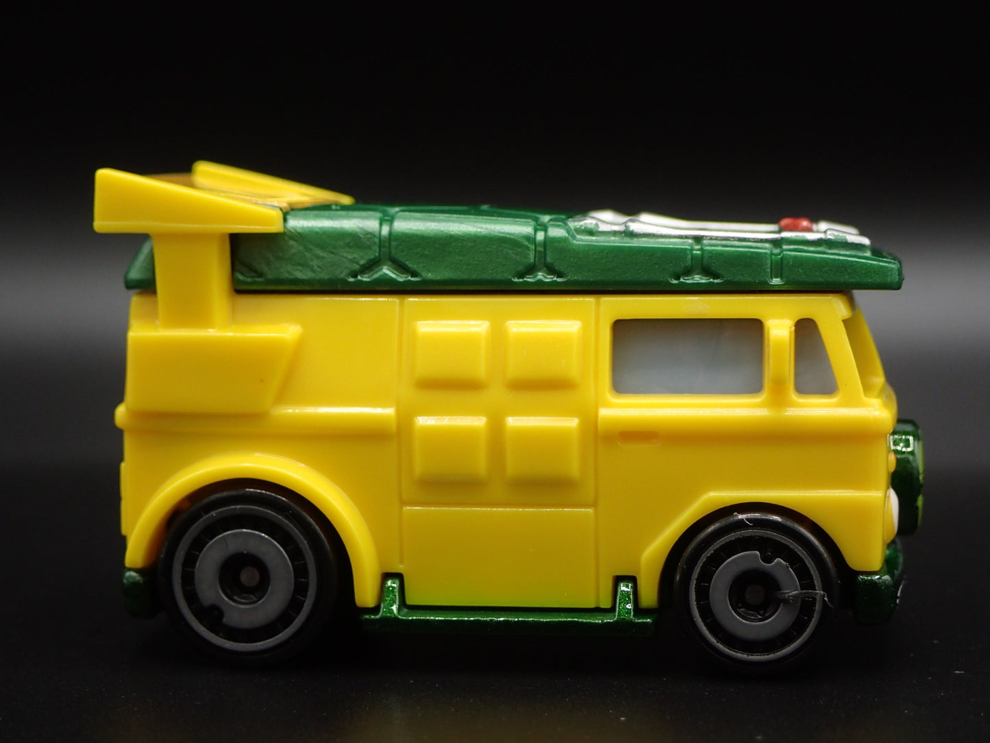 TEENAGE MUTANT NINJA TURTLES PARTY VAN 1:64 SCALE DIORAMA DIECAST MODEL CAR