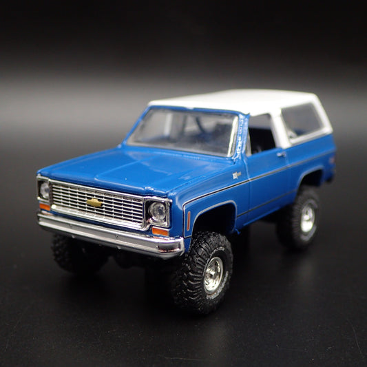 1973 73 CHEVY CHEVROLET K5 BLAZER SQUAREBODY 4X4 1:64 SCALE DIECAST MODEL CAR
