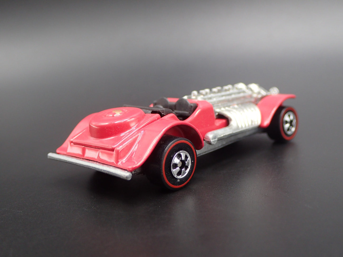 CUSTOM HOT ROD SWEET 16 RED 1:64 SCALE COLLECTIBLE DIORAMA DIECAST MODEL CAR