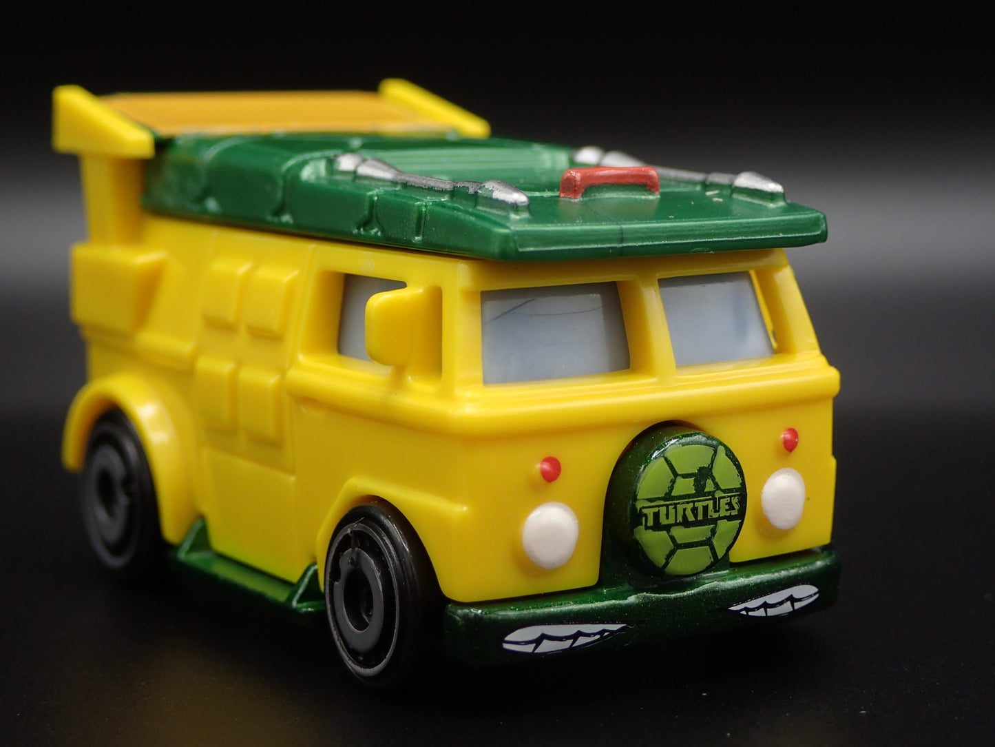 TEENAGE MUTANT NINJA TURTLES PARTY VAN 1:64 SCALE DIORAMA DIECAST MODEL CAR