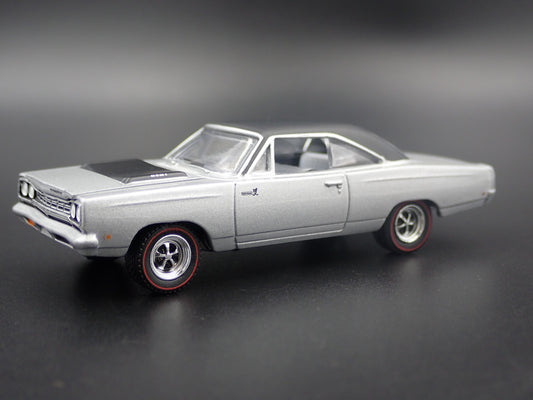 1968 68 PLYMOUTH ROAD RUNNER HEMI RARE 1:64 SCALE DIORAMA DIECAST MODEL CAR-Burning Rubber Toy Company