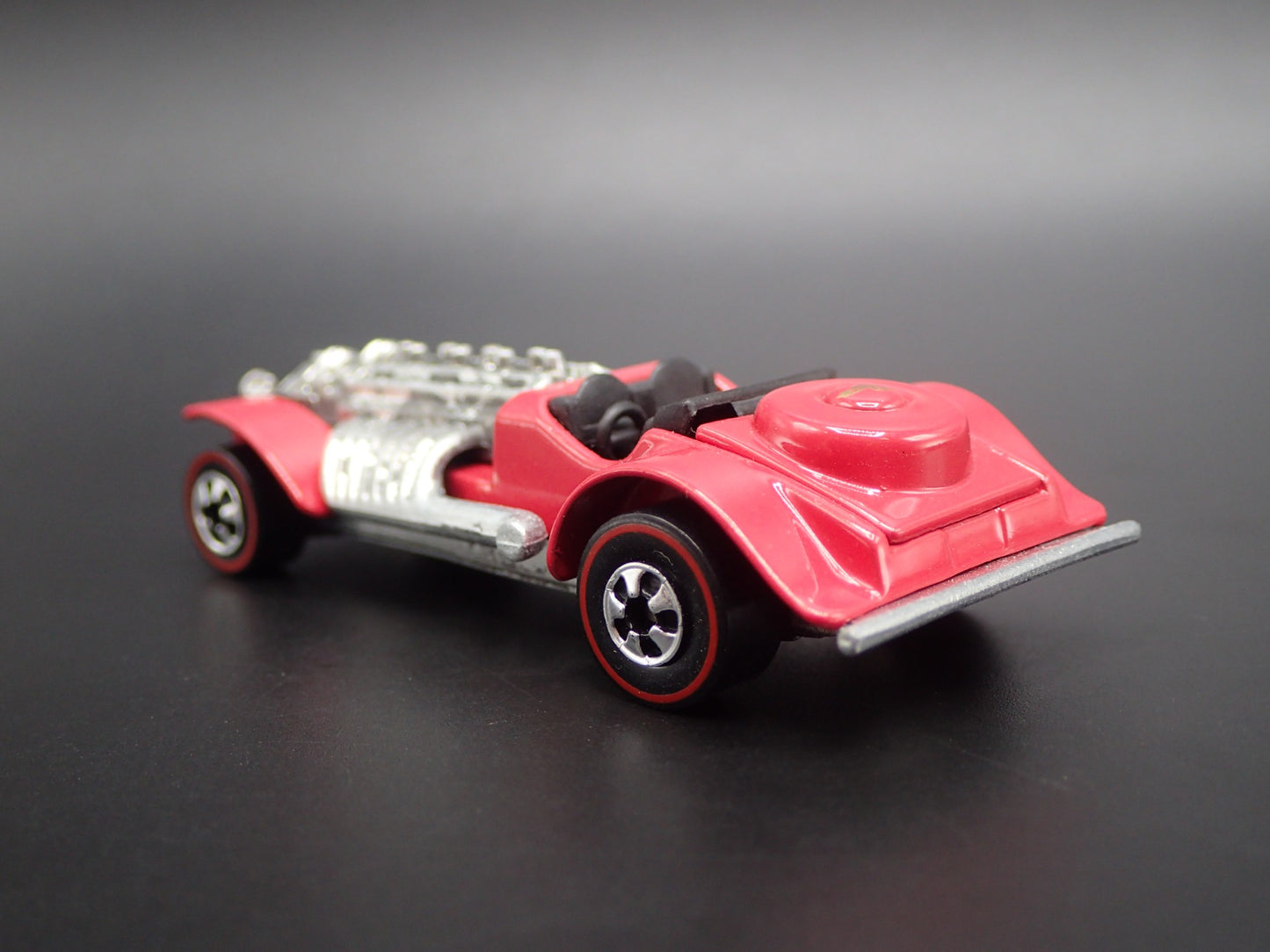 CUSTOM HOT ROD SWEET 16 RED 1:64 SCALE COLLECTIBLE DIORAMA DIECAST MODEL CAR