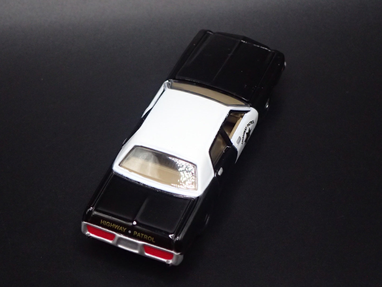 1977 77 DODGE MONACO CHP CALIFORNIA HIGHWAY PATROL 1:64 SCALE DIECAST MODEL CAR
