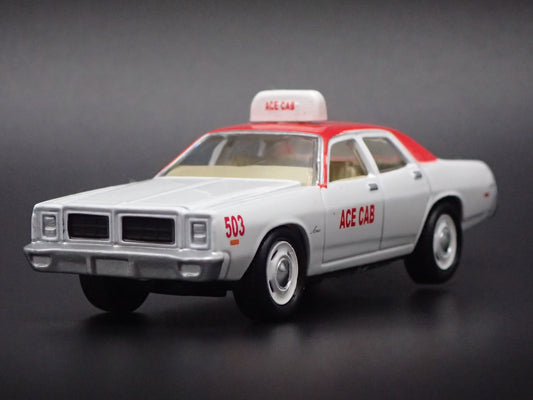 1977 77 DODGE MONACO 4 DOOR ACE CAB TAXI 1/64 SCALE DIORAMA DIECAST MODEL CAR