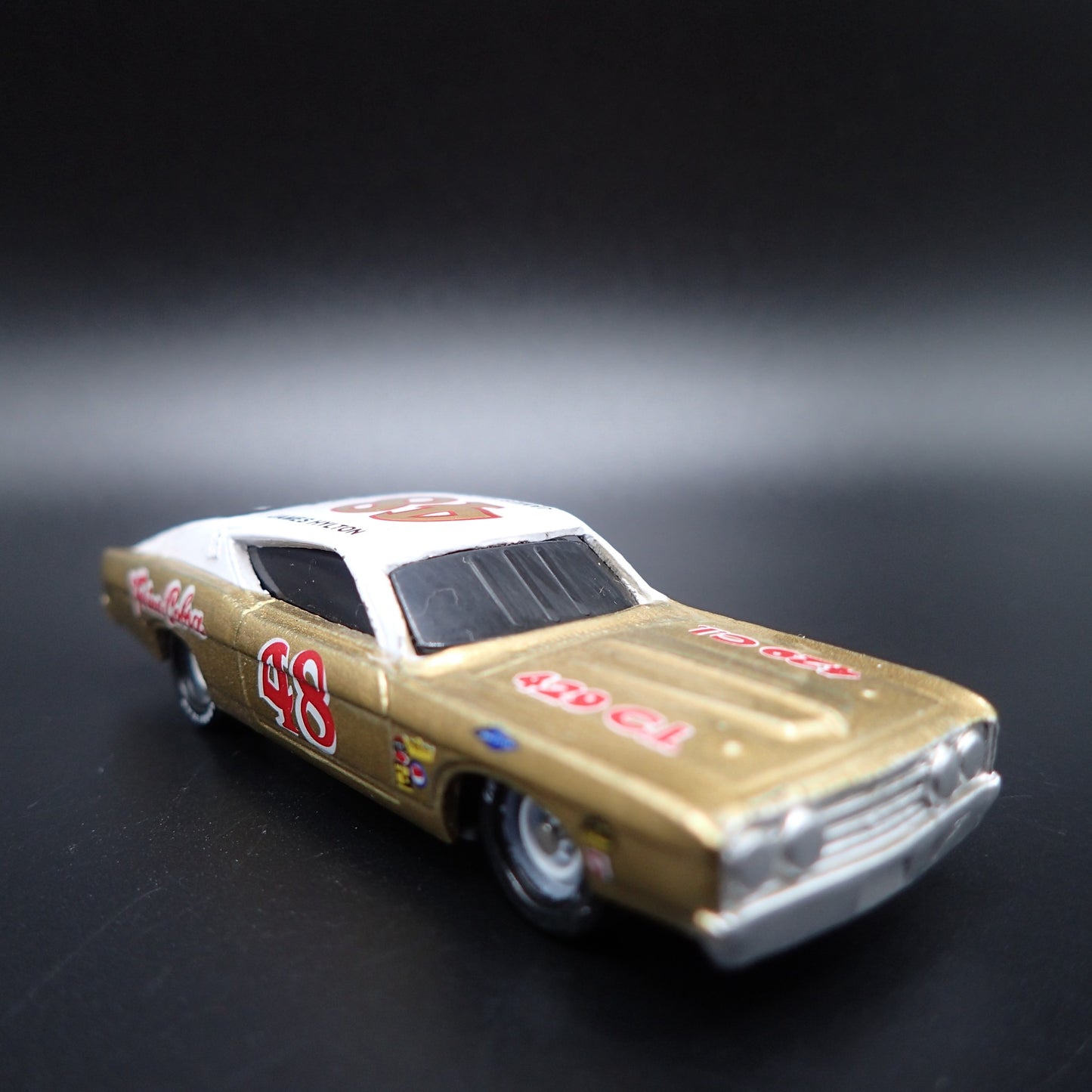 1969 FORD TORINO COBRA VINTAGE NASCAR JAMES HYLTON 1:64 SCALE DIECAST MODEL CAR