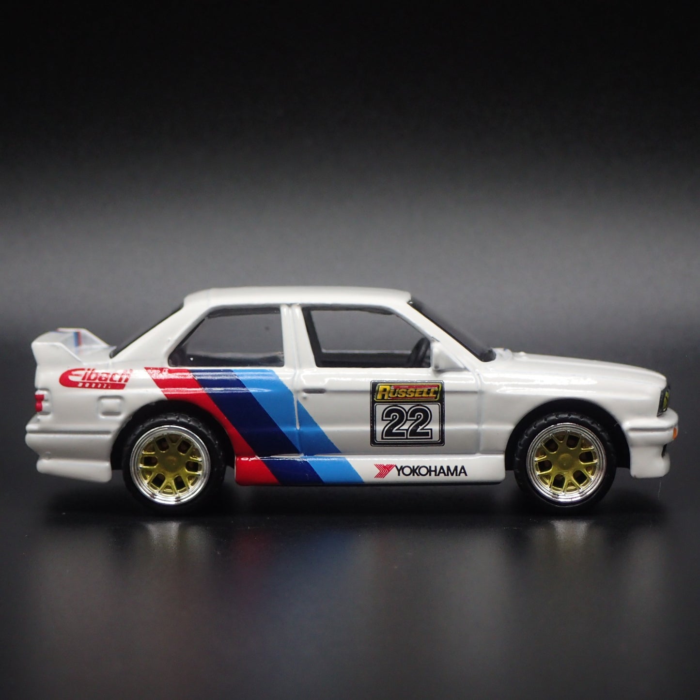 1986-1991 BMW M3 E30 WHITE 1:64 SCALE COLLECTIBLE DIORAMA DIECAST MODEL CAR