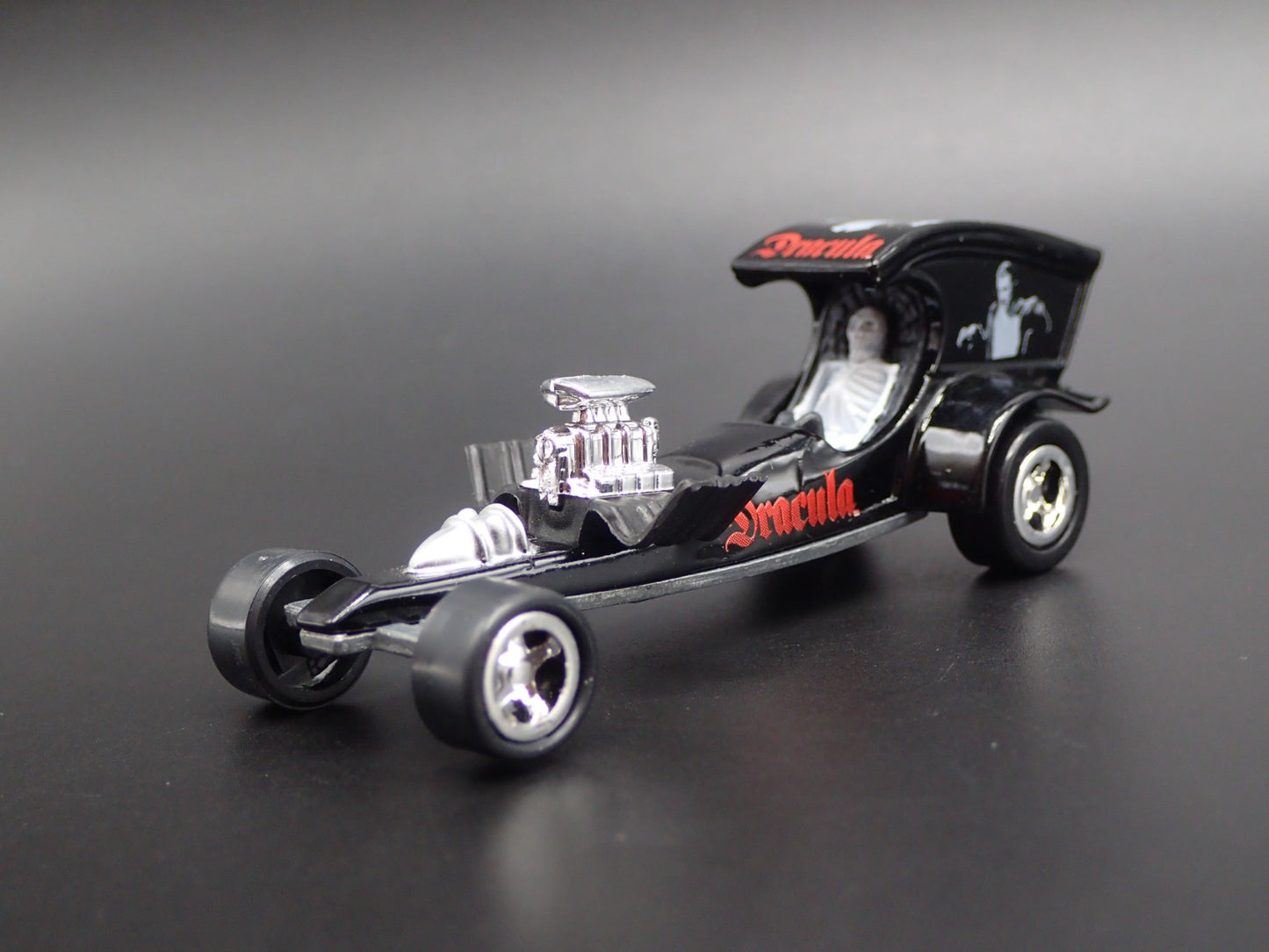 DRACULA NHRA DRAGSTER CUSTOM 1:64 SCALE COLLECTIBLE DIORAMA DIECAST MODEL CAR