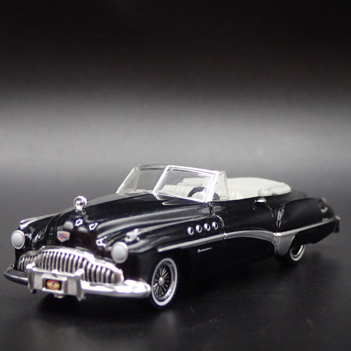 1949 49 BUICK ROADMASTER CONVERTIBLE 1/64 SCALE COLLECTIBLE DIORAMA MODEL CAR-Burning Rubber Toy Company