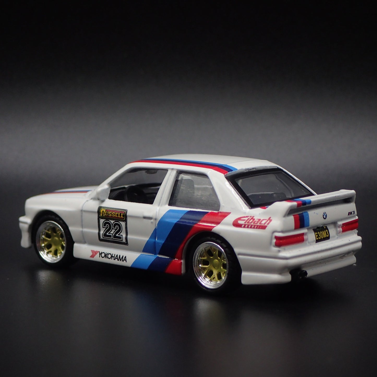 1986-1991 BMW M3 E30 WHITE 1:64 SCALE COLLECTIBLE DIORAMA DIECAST MODEL CAR