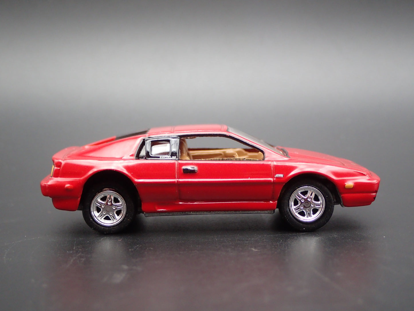 1988-1994 LOTUS ESPRIT RED 1:64 SCALE COLLECTIBLE DIORAMA DIECAST MODEL CAR