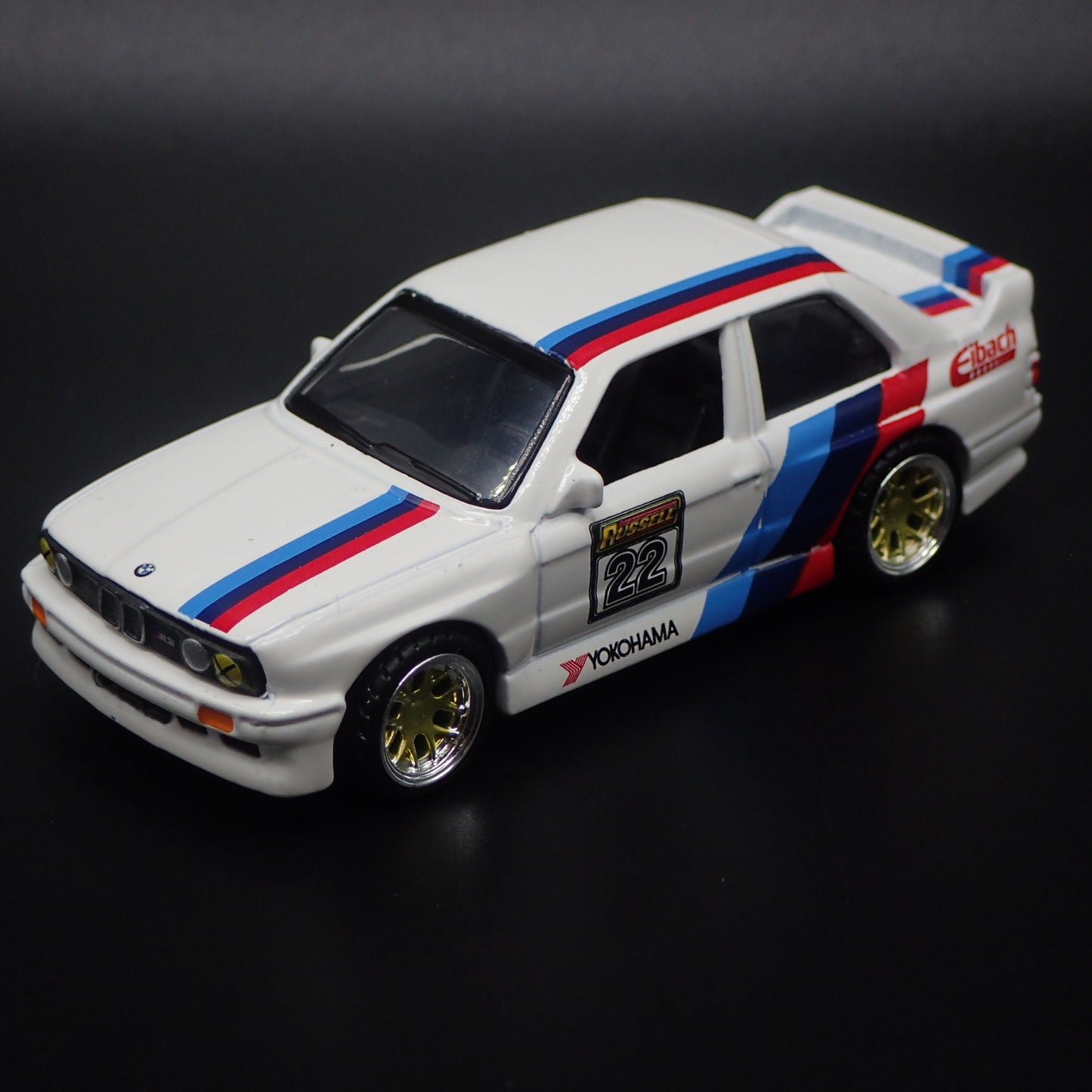 1986-1991 BMW M3 E30 WHITE 1:64 SCALE COLLECTIBLE DIORAMA DIECAST MODEL CAR