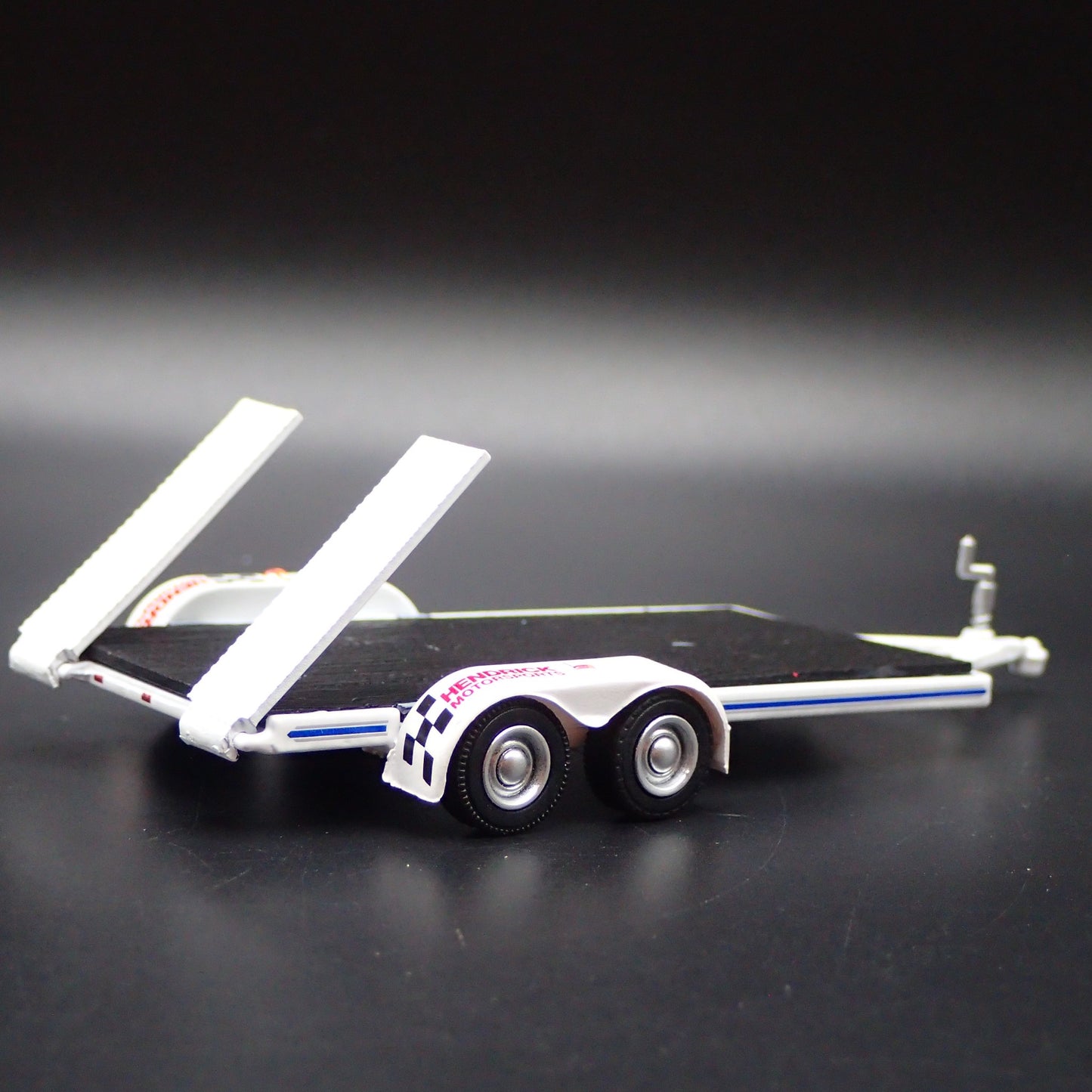 FLATBED CAR HAULER TRAILER  LOADING RAMPS HENDRICK 1:64 SCALE DIORAMA PROP MODEL