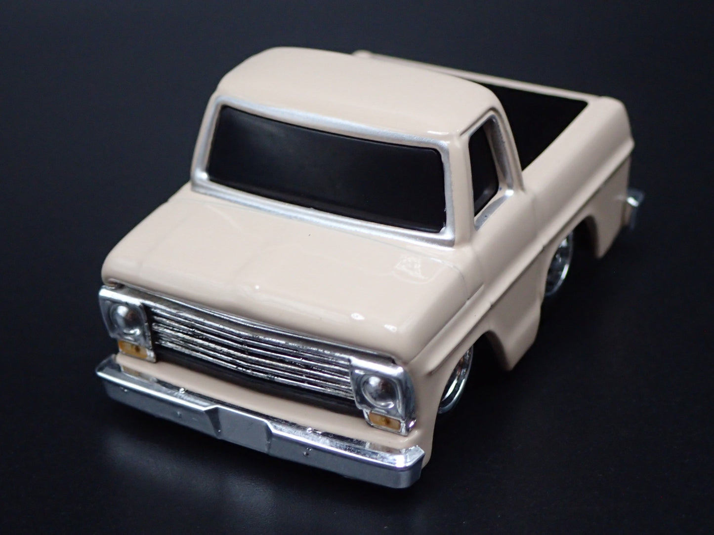 1968 68 FORD F100 PICKUP TRUCK CAR TUNED 1:64 SCALE DIORAMA DIECAST MODEL CAR