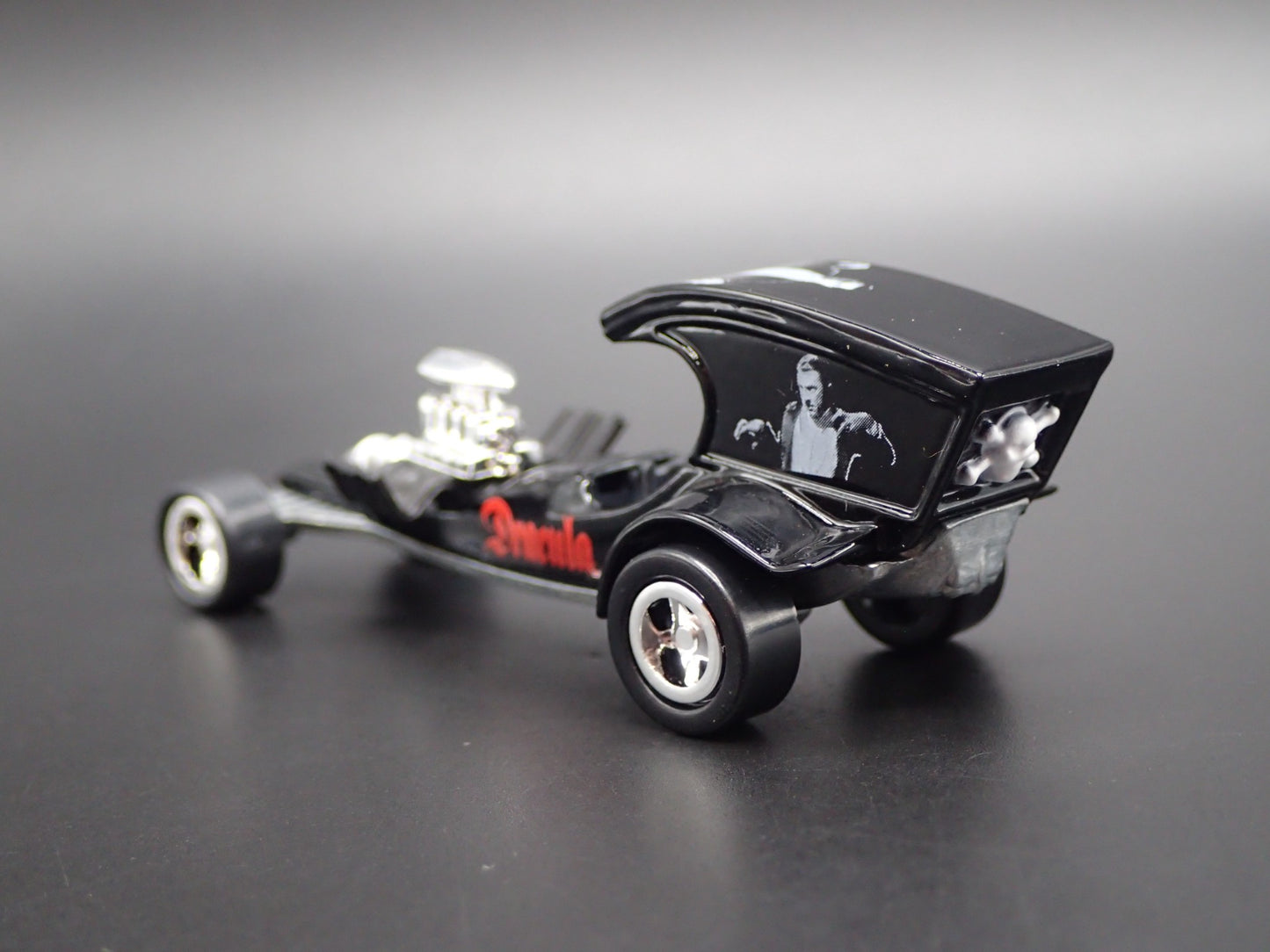 DRACULA NHRA DRAGSTER CUSTOM 1:64 SCALE COLLECTIBLE DIORAMA DIECAST MODEL CAR
