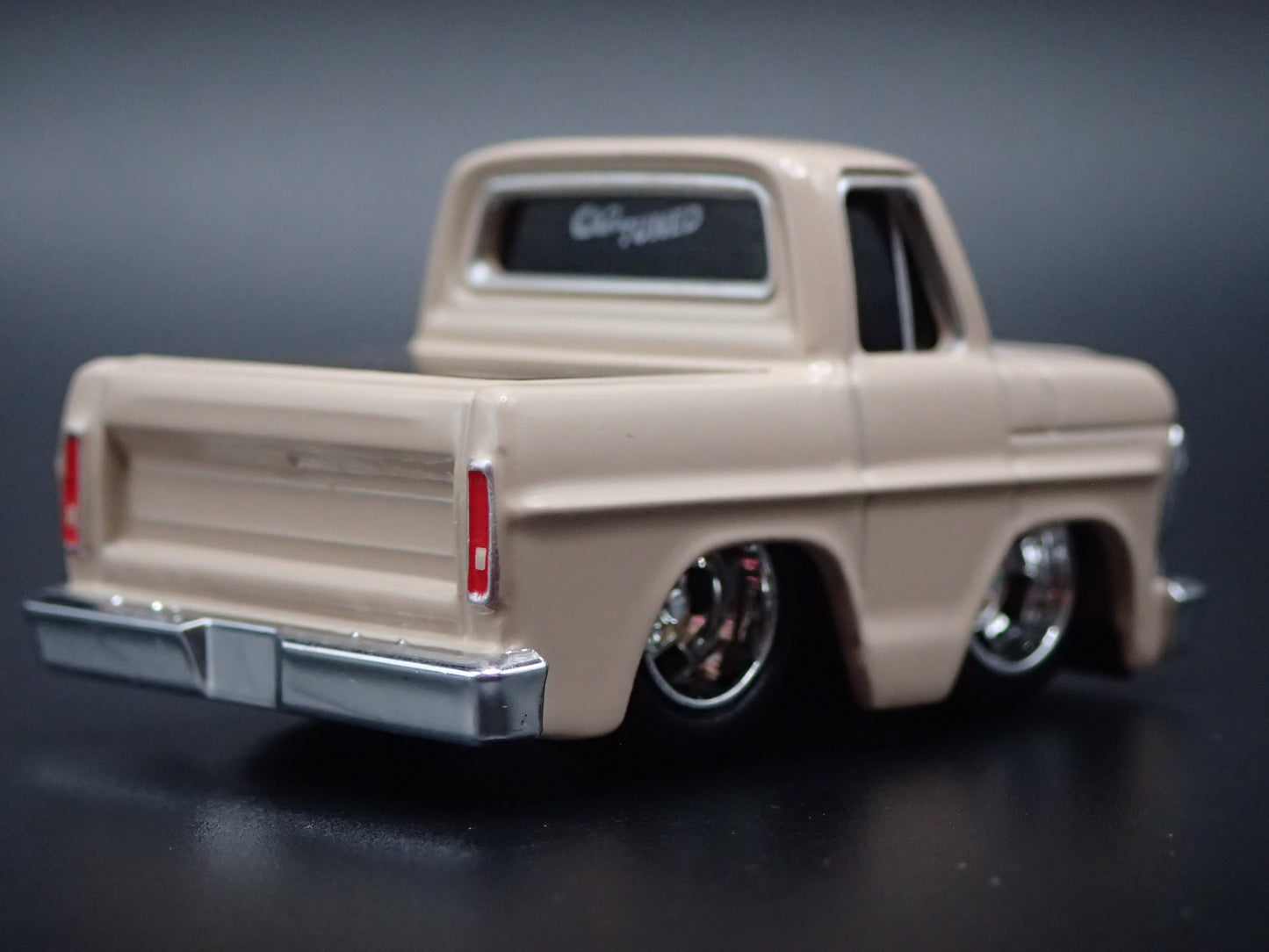 1968 68 FORD F100 PICKUP TRUCK CAR TUNED 1:64 SCALE DIORAMA DIECAST MODEL CAR