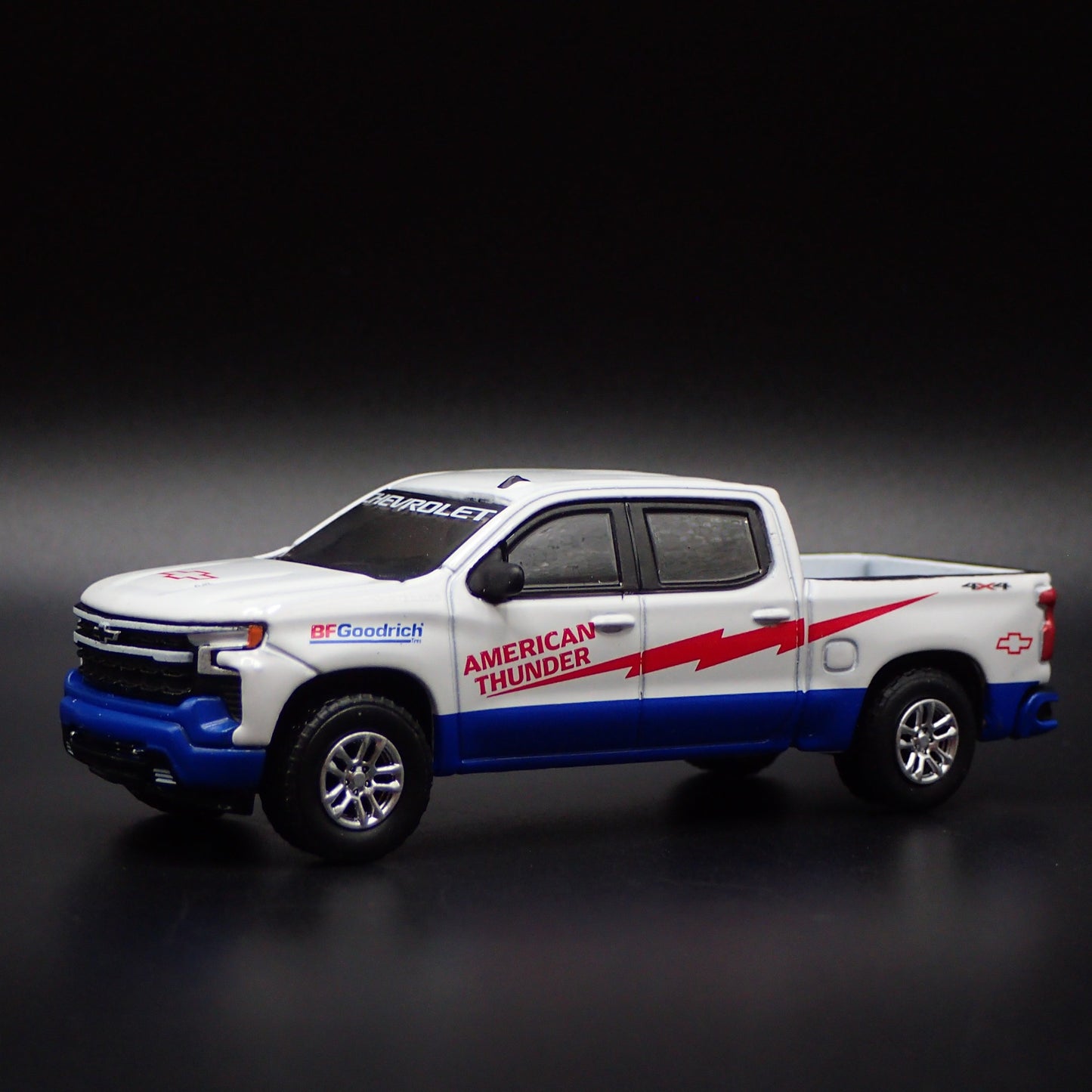 2023 23 CHEVY CHEVROLET SILVERADO 1500 TRUCK HITCH 1/64 SCALE DIECAST MODEL CAR