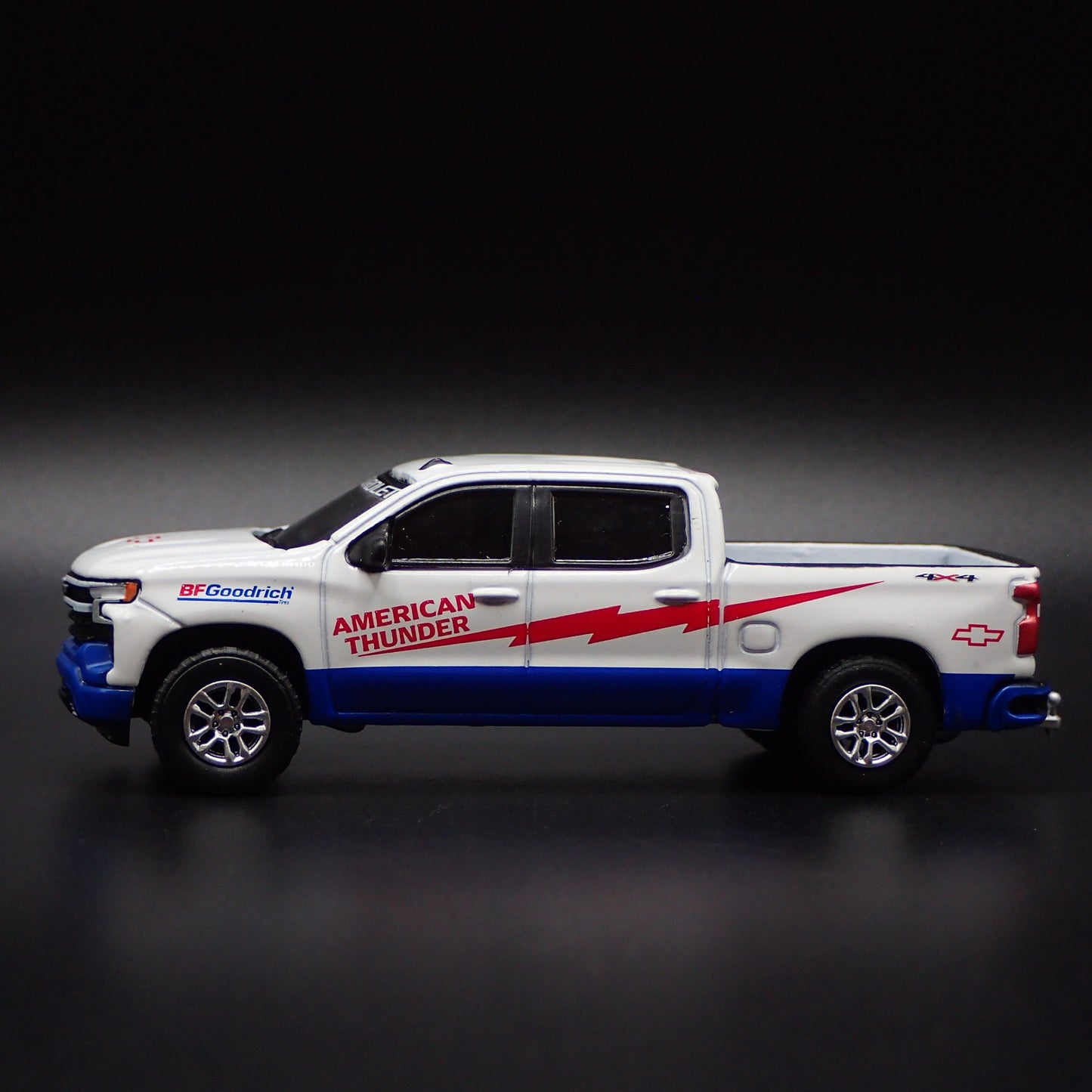 2023 23 CHEVY CHEVROLET SILVERADO 1500 TRUCK HITCH 1/64 SCALE DIECAST MODEL CAR