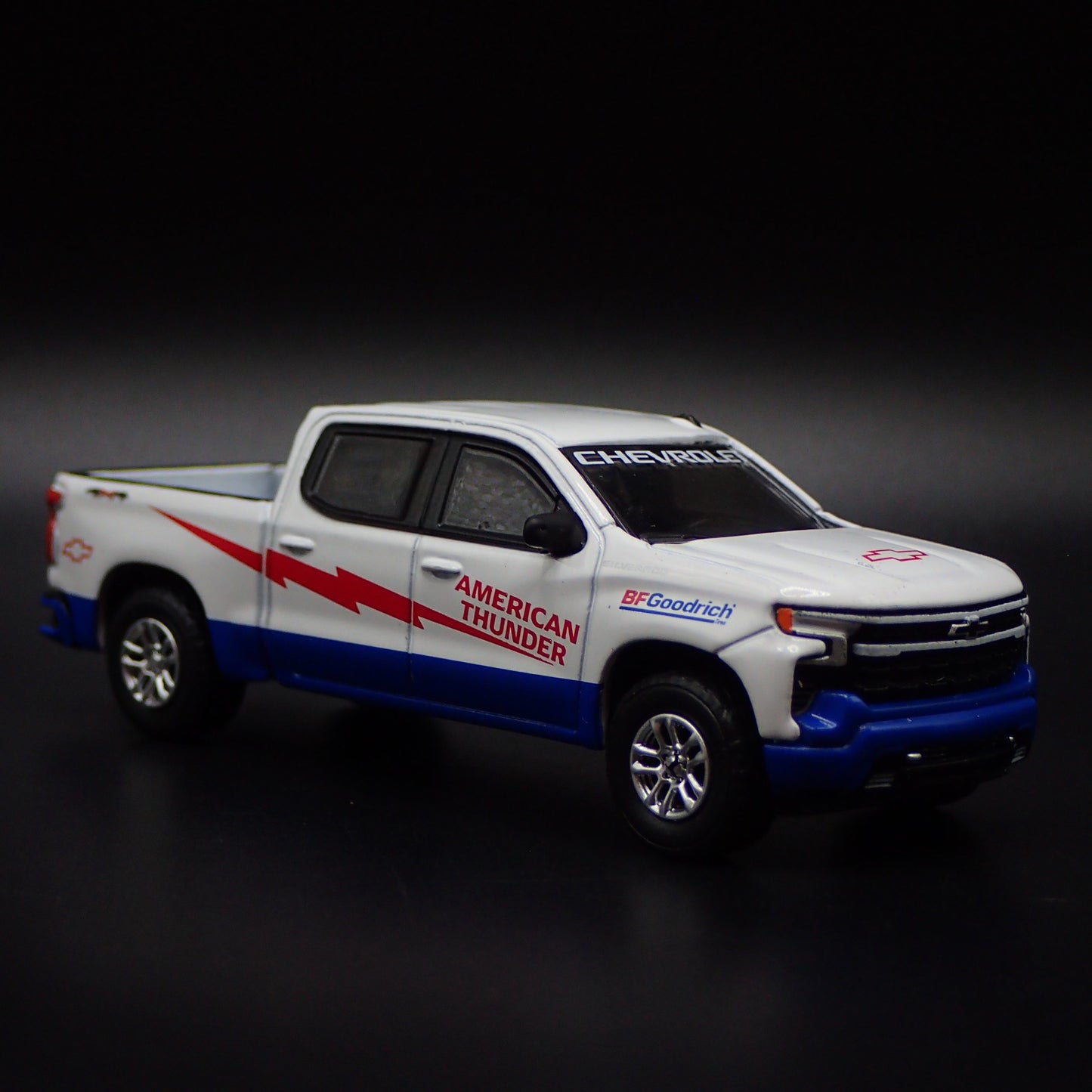 2023 23 CHEVY CHEVROLET SILVERADO 1500 TRUCK HITCH 1/64 SCALE DIECAST MODEL CAR
