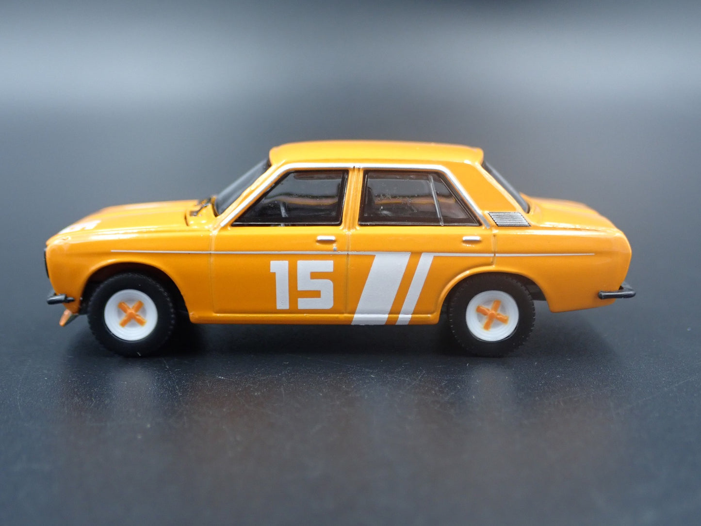 1967-1973 DATSUN 510 SEDAN 4 FOUR DOOR RARE 1:64 SCALE DIORAMA DIECAST MODEL CAR