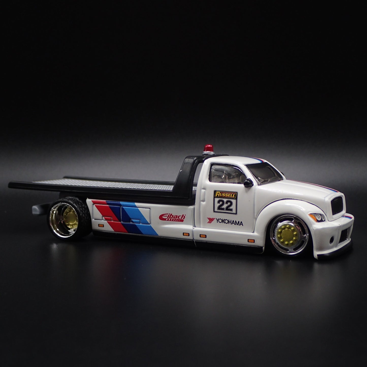 MODERN CUSTOM FLATBED CAR HAULER EIBACH 1:64 SCALE DIORAMA DIECAST MODEL CAR