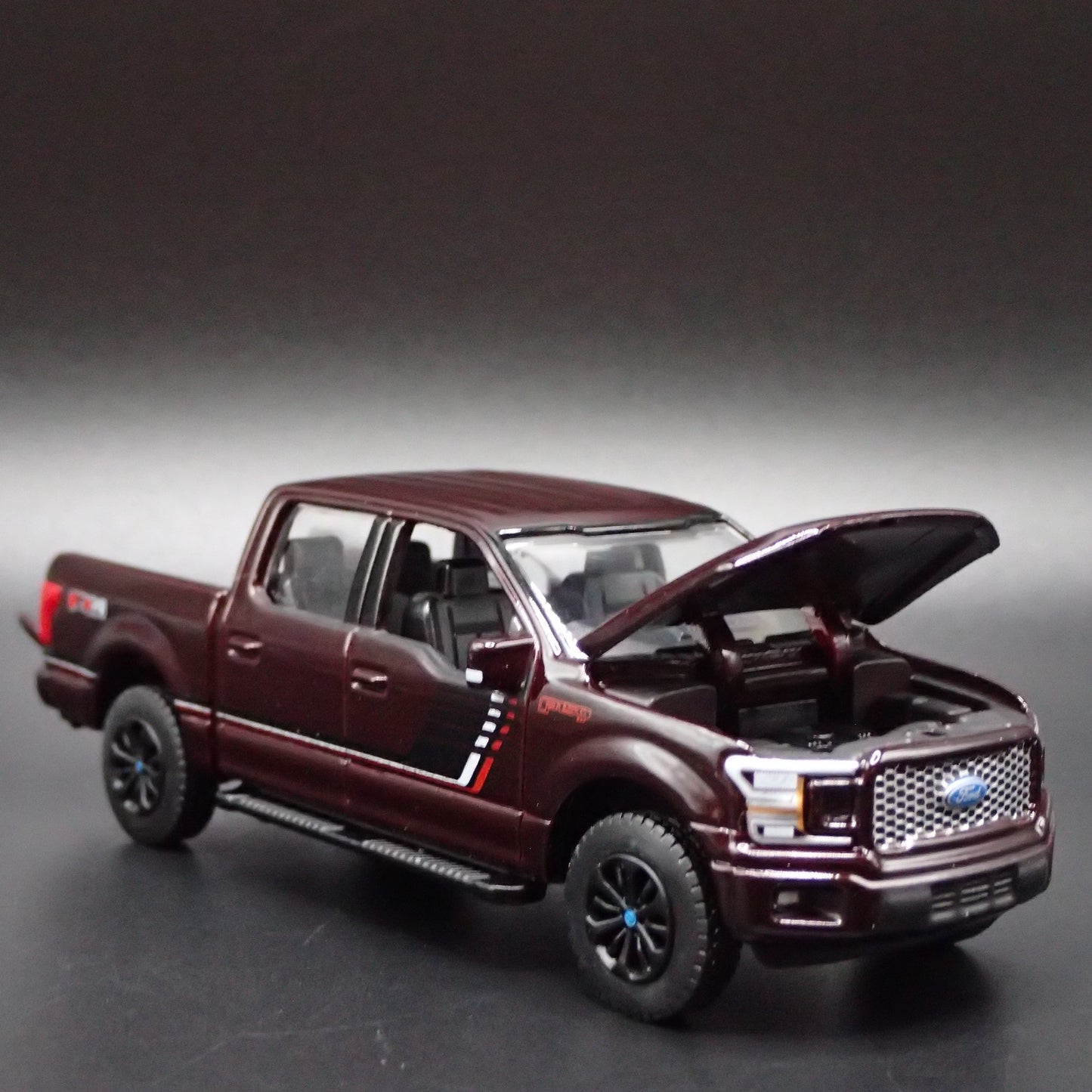 2015-2020 FORD F150 LARIAT PICKUP TRUCK 1:64 SCALE DIORAMA DIECAST MODEL CAR