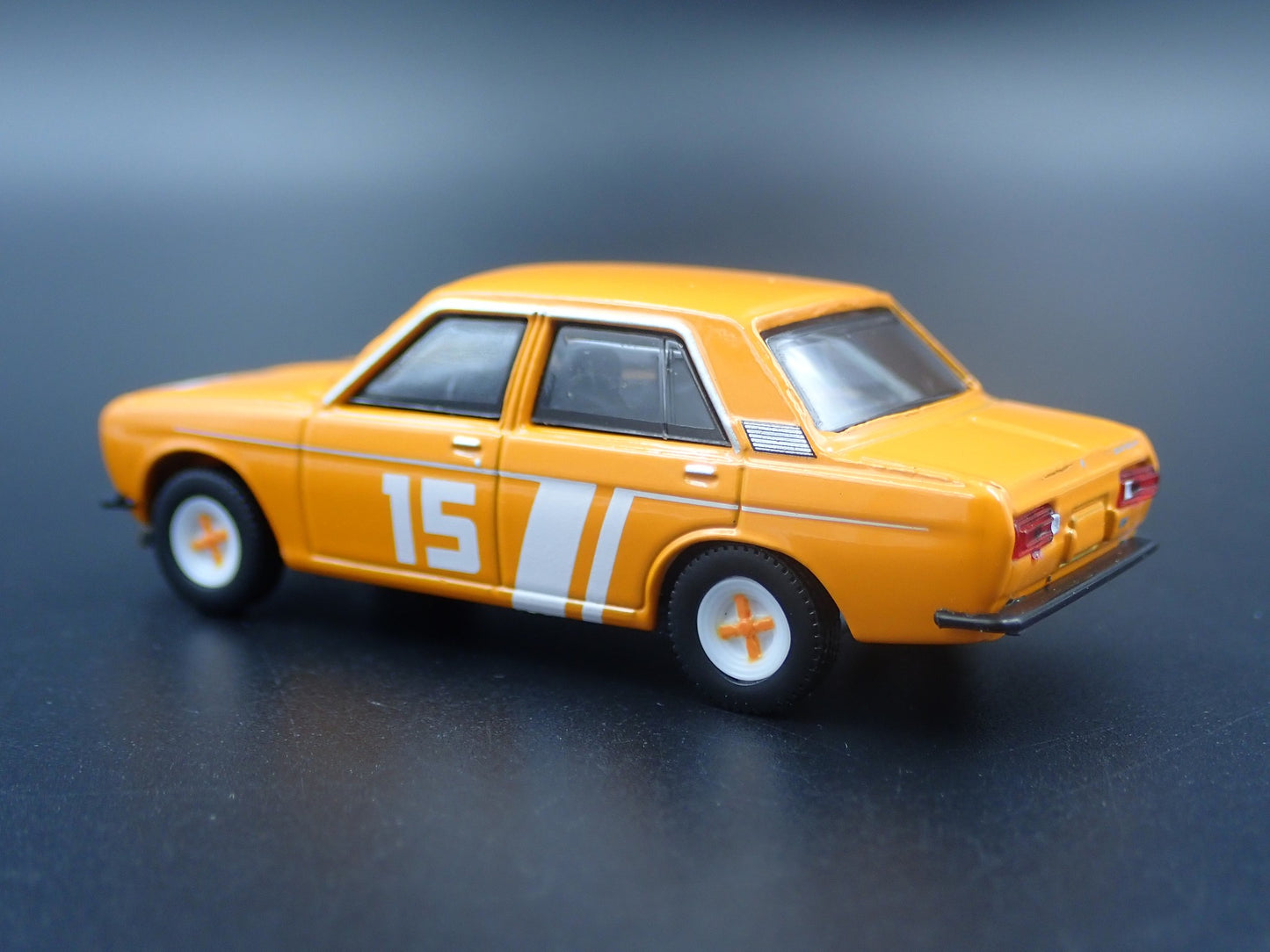 1967-1973 DATSUN 510 SEDAN 4 FOUR DOOR RARE 1:64 SCALE DIORAMA DIECAST MODEL CAR