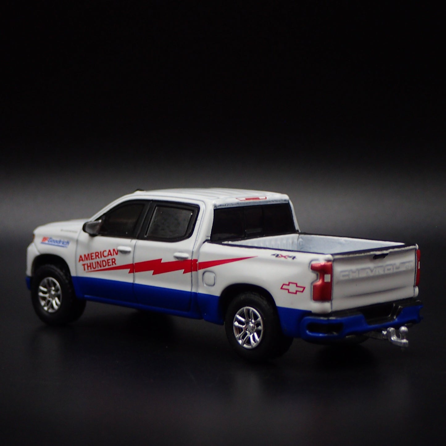 2023 23 CHEVY CHEVROLET SILVERADO 1500 TRUCK HITCH 1/64 SCALE DIECAST MODEL CAR