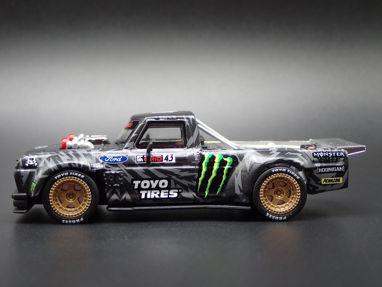 1977 FORD f150 HOONITRUCK KEN BLOCK MONSTER 1:64 SCALE DIORAMA DIECAST MODEL CAR