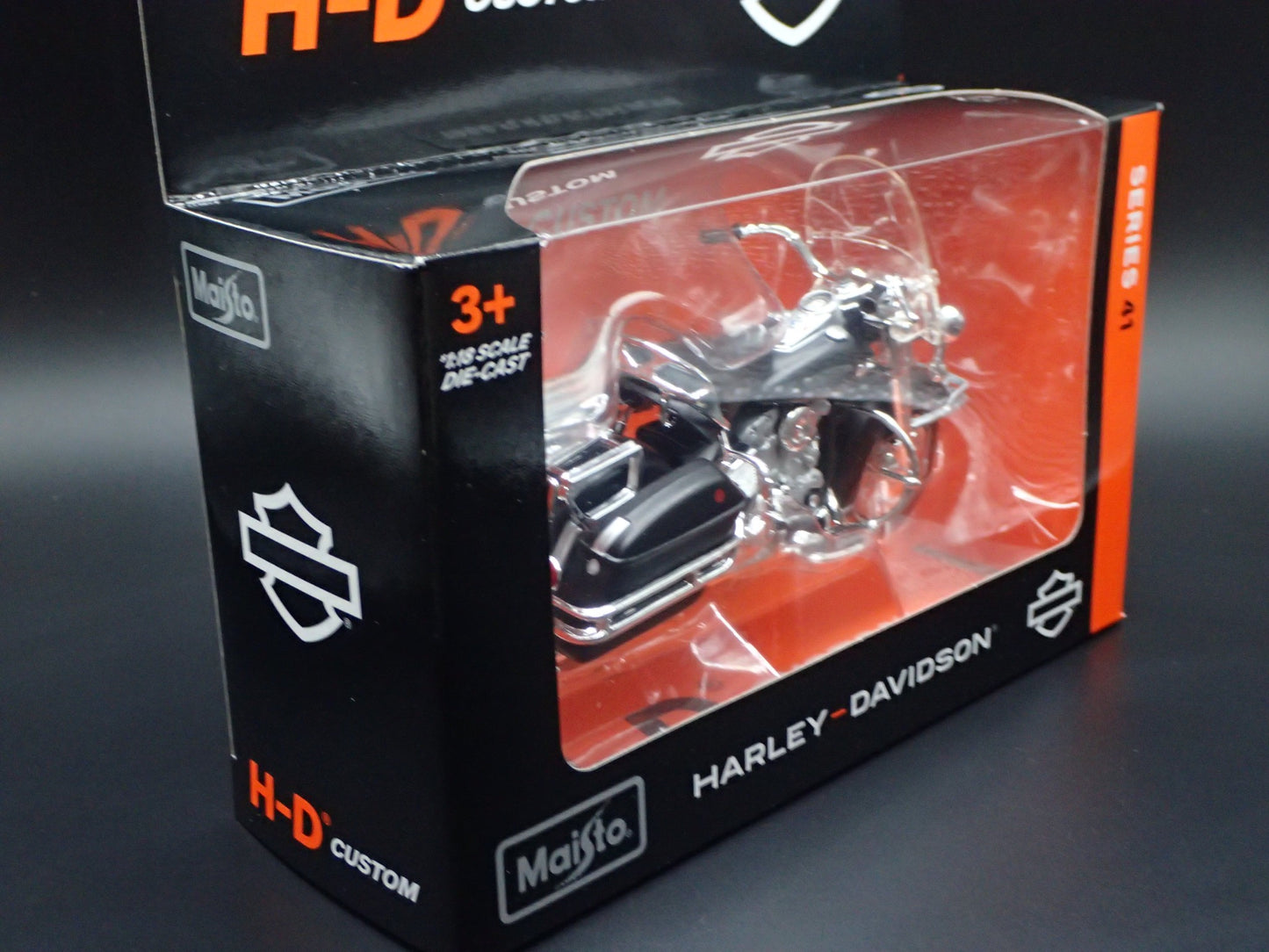 1966 66 FLH ELECTRA GLIDE HARLEY DAVIDSON SERIES 41 1/18 DIECAST MOTORCYCLE BIKE