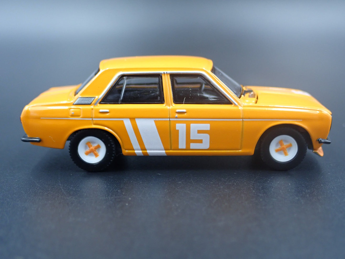 1967-1973 DATSUN 510 SEDAN 4 FOUR DOOR RARE 1:64 SCALE DIORAMA DIECAST MODEL CAR