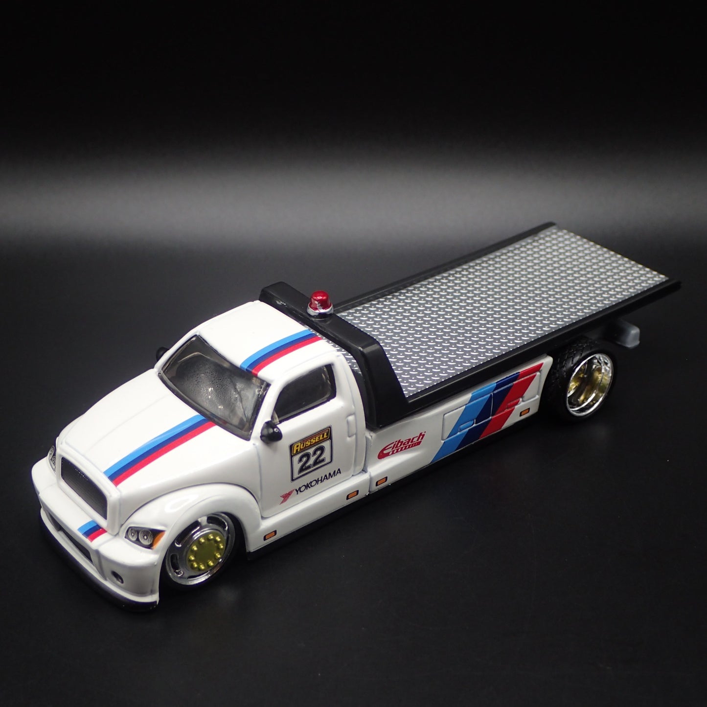 MODERN CUSTOM FLATBED CAR HAULER EIBACH 1:64 SCALE DIORAMA DIECAST MODEL CAR