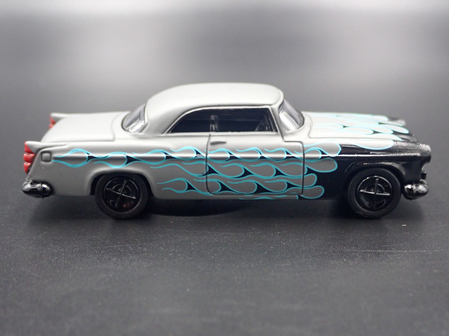 1955 55 CHRYSLER C300 GRAY RARE 1:64 SCALE COLLECTIBLE DIORAMA DIECAST MODEL CAR