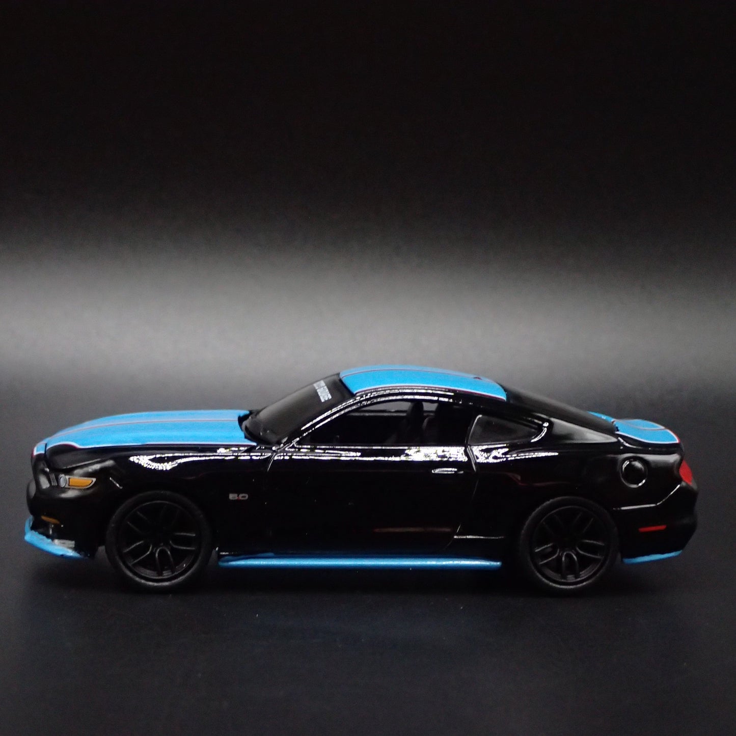 2015 15 FORD MUSTANG GT RICHARD PETTY GARAGE BLACK 1:64 SCALE DIECAST MODEL CAR